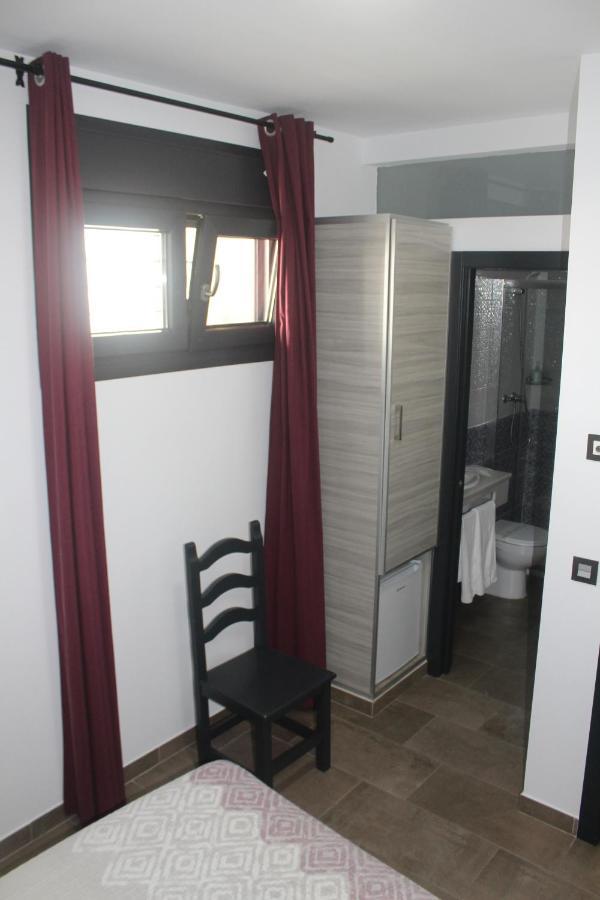 Hostal Maria Jose Conil De La Frontera Exterior foto