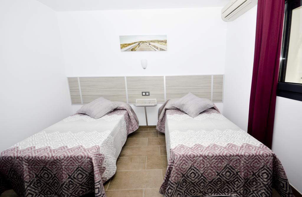 Hostal Maria Jose Conil De La Frontera Exterior foto
